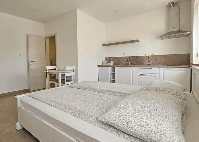 Apartman Dani 3 *